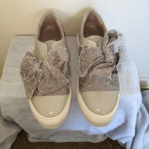 AGL Sneakers, gray, ribbon tie, lacy, 7.5